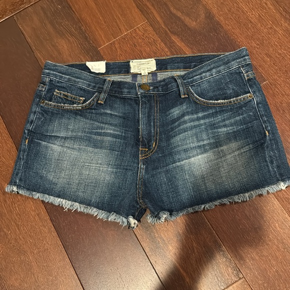 Current Elliott NWOT distressed boyfriend cut off jean shorts - Picture 3 of 10